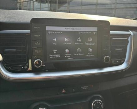 Красный Киа Stonic, объемом двигателя 1.4 л и пробегом 43 тыс. км за 15000 $, фото 6 на Automoto.ua