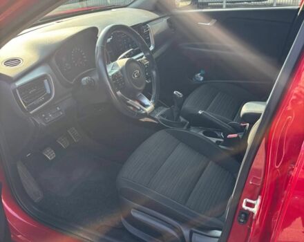 Красный Киа Stonic, объемом двигателя 1.4 л и пробегом 43 тыс. км за 15000 $, фото 8 на Automoto.ua