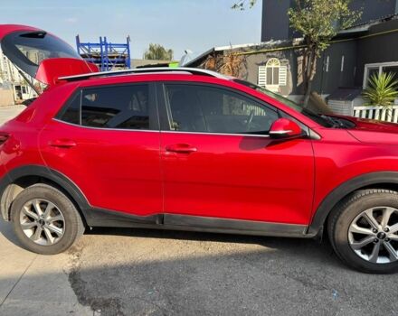 Красный Киа Stonic, объемом двигателя 1.4 л и пробегом 43 тыс. км за 15000 $, фото 4 на Automoto.ua