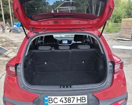 Красный Киа Stonic, объемом двигателя 1.4 л и пробегом 75 тыс. км за 357 $, фото 7 на Automoto.ua