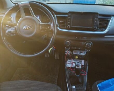 Красный Киа Stonic, объемом двигателя 1.4 л и пробегом 75 тыс. км за 357 $, фото 12 на Automoto.ua