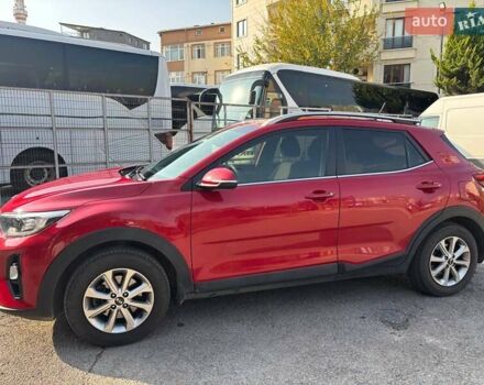 Красный Киа Stonic, объемом двигателя 1.37 л и пробегом 43 тыс. км за 14500 $, фото 3 на Automoto.ua