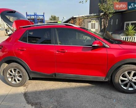 Красный Киа Stonic, объемом двигателя 1.37 л и пробегом 43 тыс. км за 14500 $, фото 13 на Automoto.ua