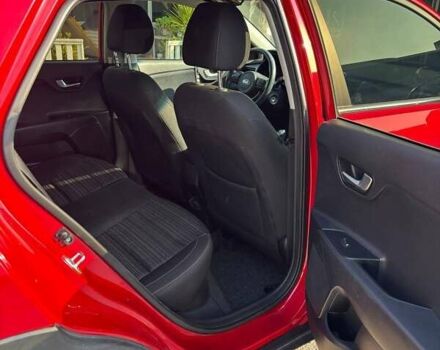 Красный Киа Stonic, объемом двигателя 1.37 л и пробегом 43 тыс. км за 14500 $, фото 6 на Automoto.ua