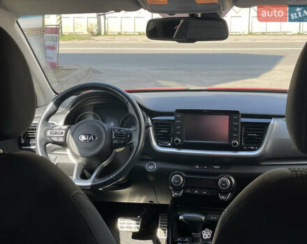 Червоний Кіа Stonic, об'ємом двигуна 1.37 л та пробігом 39 тис. км за 18500 $, фото 9 на Automoto.ua