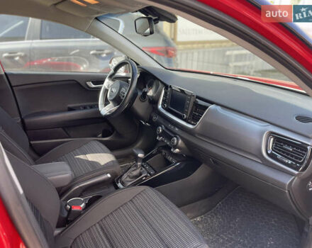 Червоний Кіа Stonic, об'ємом двигуна 1.37 л та пробігом 39 тис. км за 18500 $, фото 8 на Automoto.ua