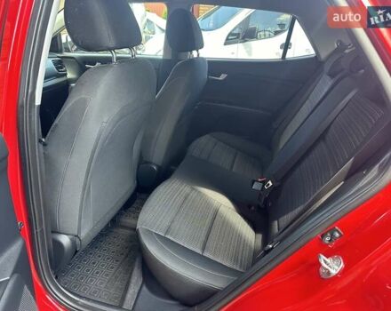 Красный Киа Stonic, объемом двигателя 1.4 л и пробегом 32 тыс. км за 17700 $, фото 21 на Automoto.ua