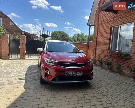 Красный Киа Stonic, объемом двигателя 1.4 л и пробегом 32 тыс. км за 17700 $, фото 2 на Automoto.ua