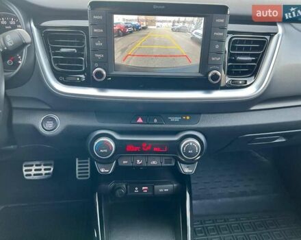 Кіа Stonic 2020 у Києві на Automoto.ua Червоний Кіа Stonic, об'ємом двигуна 1.37 л та пробігом 16 тис. км за 18500 $, фото 10 на Automoto.ua