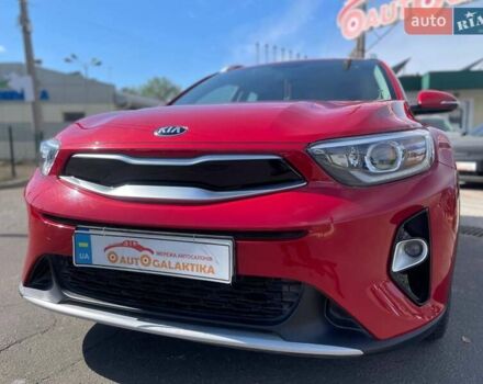 Червоний Кіа Stonic, об'ємом двигуна 1.37 л та пробігом 18 тис. км за 18699 $, фото 3 на Automoto.ua