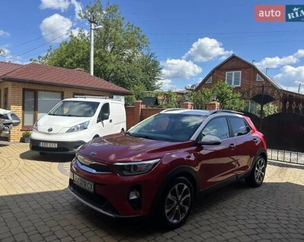 Красный Киа Stonic, объемом двигателя 1.4 л и пробегом 32 тыс. км за 17700 $, фото 4 на Automoto.ua