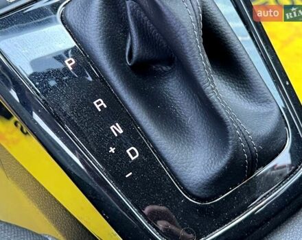 Красный Киа Stonic, объемом двигателя 1.37 л и пробегом 8 тыс. км за 23800 $, фото 53 на Automoto.ua