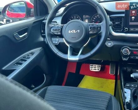 Красный Киа Stonic, объемом двигателя 1.37 л и пробегом 8 тыс. км за 23800 $, фото 62 на Automoto.ua
