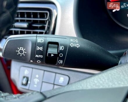 Красный Киа Stonic, объемом двигателя 1.37 л и пробегом 8 тыс. км за 23800 $, фото 43 на Automoto.ua