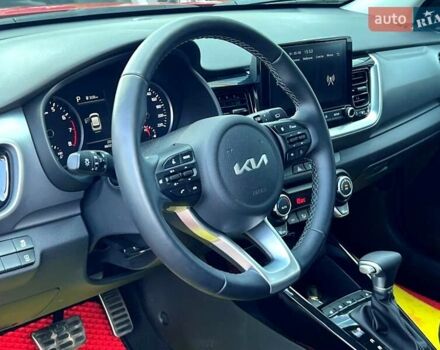 Красный Киа Stonic, объемом двигателя 1.37 л и пробегом 8 тыс. км за 23800 $, фото 28 на Automoto.ua