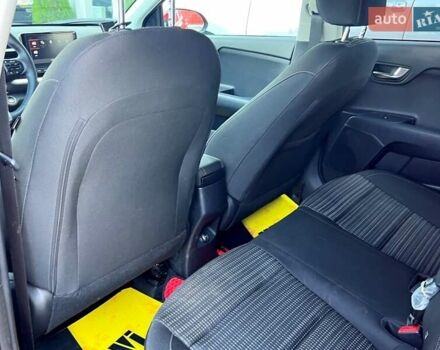 Красный Киа Stonic, объемом двигателя 1.37 л и пробегом 8 тыс. км за 23800 $, фото 60 на Automoto.ua