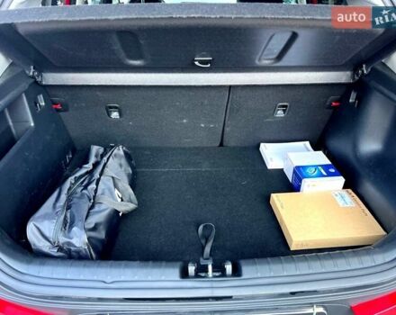 Красный Киа Stonic, объемом двигателя 1.37 л и пробегом 8 тыс. км за 23800 $, фото 68 на Automoto.ua