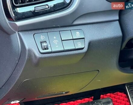 Красный Киа Stonic, объемом двигателя 1.37 л и пробегом 8 тыс. км за 23800 $, фото 36 на Automoto.ua