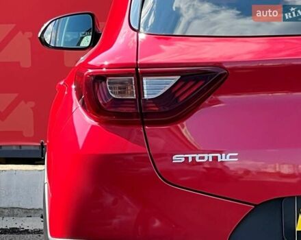 Красный Киа Stonic, объемом двигателя 1.37 л и пробегом 8 тыс. км за 23800 $, фото 18 на Automoto.ua