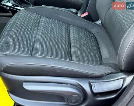 Красный Киа Stonic, объемом двигателя 1.37 л и пробегом 8 тыс. км за 23800 $, фото 30 на Automoto.ua