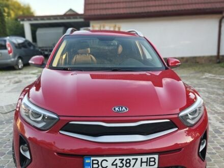 Красный Киа Stonic, объемом двигателя 1.4 л и пробегом 75 тыс. км за 357 $, фото 1 на Automoto.ua