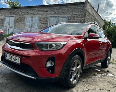 Красный Киа Stonic, объемом двигателя 1.37 л и пробегом 147 тыс. км за 13900 $, фото 1 на Automoto.ua