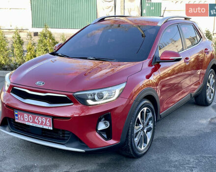 Красный Киа Stonic, объемом двигателя 1.6 л и пробегом 93 тыс. км за 16355 $, фото 1 на Automoto.ua