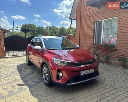 Красный Киа Stonic, объемом двигателя 1.4 л и пробегом 32 тыс. км за 17700 $, фото 1 на Automoto.ua