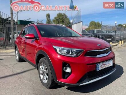 Красный Киа Stonic, объемом двигателя 1.37 л и пробегом 18 тыс. км за 18699 $, фото 1 на Automoto.ua