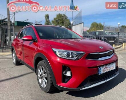 Красный Киа Stonic, объемом двигателя 1.37 л и пробегом 18 тыс. км за 18699 $, фото 1 на Automoto.ua