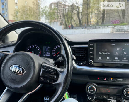 Кіа Stonic, об'ємом двигуна 1.4 л та пробігом 102 тис. км за 16600 $, фото 5 на Automoto.ua