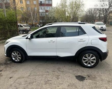 Киа Stonic, объемом двигателя 1.37 л и пробегом 23 тыс. км за 19000 $, фото 4 на Automoto.ua