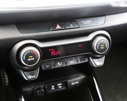 Киа Stonic, объемом двигателя 1.4 л и пробегом 101 тыс. км за 17300 $, фото 18 на Automoto.ua