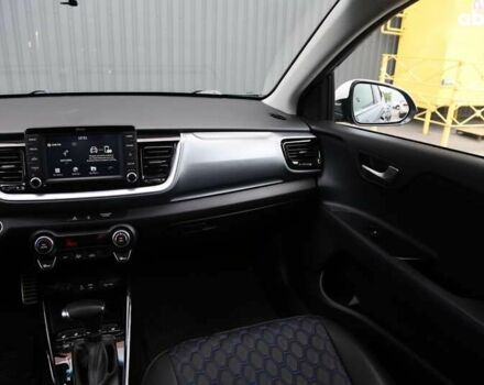 Киа Stonic, объемом двигателя 1.4 л и пробегом 101 тыс. км за 17300 $, фото 12 на Automoto.ua