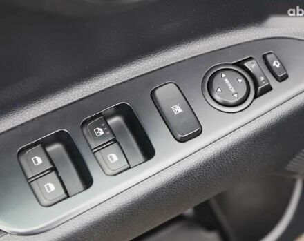 Киа Stonic, объемом двигателя 1.4 л и пробегом 101 тыс. км за 17300 $, фото 21 на Automoto.ua