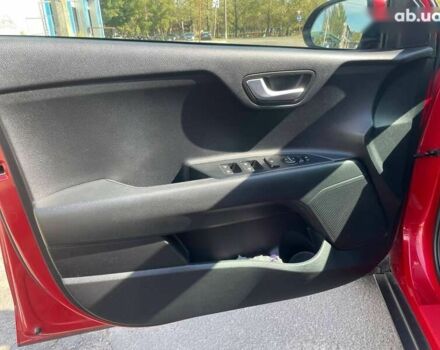 Киа Stonic, объемом двигателя 1.4 л и пробегом 18 тыс. км за 18699 $, фото 28 на Automoto.ua