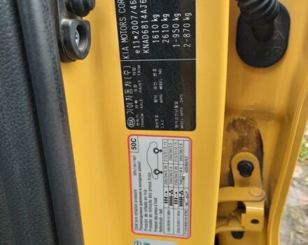 Желтый Киа Stonic, объемом двигателя 1.4 л и пробегом 98 тыс. км за 17900 $, фото 10 на Automoto.ua