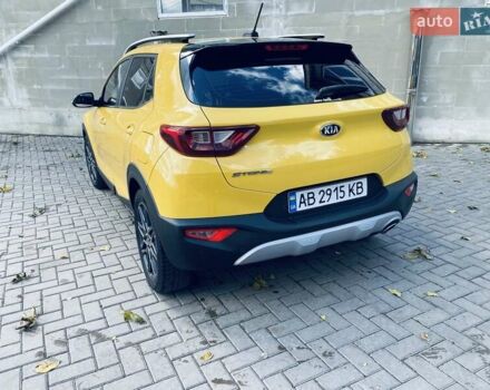 Жовтий Кіа Stonic, об'ємом двигуна 1.58 л та пробігом 101 тис. км за 15850 $, фото 8 на Automoto.ua