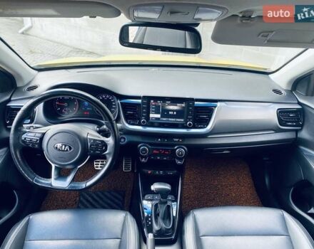 Жовтий Кіа Stonic, об'ємом двигуна 1.58 л та пробігом 101 тис. км за 15850 $, фото 18 на Automoto.ua