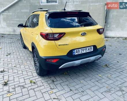 Желтый Киа Stonic, объемом двигателя 1.58 л и пробегом 98 тыс. км за 16700 $, фото 12 на Automoto.ua