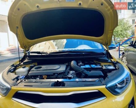 Желтый Киа Stonic, объемом двигателя 1.58 л и пробегом 98 тыс. км за 16700 $, фото 20 на Automoto.ua