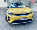 Желтый Киа Stonic, объемом двигателя 1.6 л и пробегом 98 тыс. км за 16850 $, фото 1 на Automoto.ua