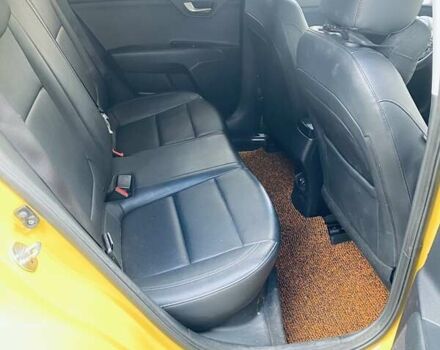 Жовтий Кіа Stonic, об'ємом двигуна 1.58 л та пробігом 101 тис. км за 15850 $, фото 17 на Automoto.ua