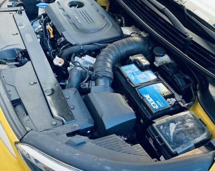 Желтый Киа Stonic, объемом двигателя 1.58 л и пробегом 98 тыс. км за 16700 $, фото 21 на Automoto.ua