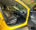 Желтый Киа Stonic, объемом двигателя 1.6 л и пробегом 96 тыс. км за 14900 $, фото 18 на Automoto.ua