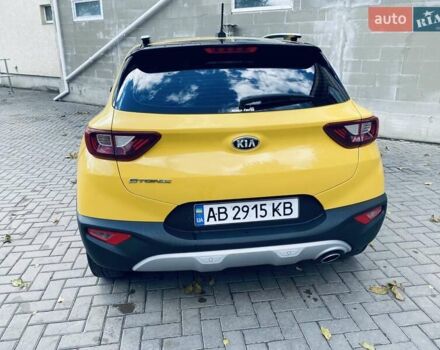 Жовтий Кіа Stonic, об'ємом двигуна 1.58 л та пробігом 101 тис. км за 15850 $, фото 7 на Automoto.ua