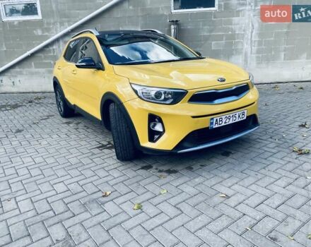 Жовтий Кіа Stonic, об'ємом двигуна 1.58 л та пробігом 101 тис. км за 15850 $, фото 2 на Automoto.ua