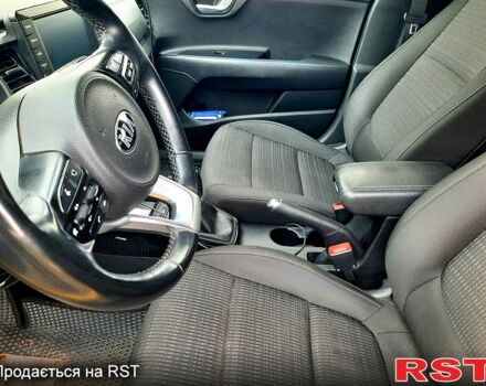 Жовтий Кіа Stonic, об'ємом двигуна 1.4 л та пробігом 93 тис. км за 16900 $, фото 9 на Automoto.ua