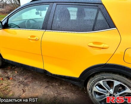 Жовтий Кіа Stonic, об'ємом двигуна 1.4 л та пробігом 93 тис. км за 16900 $, фото 4 на Automoto.ua
