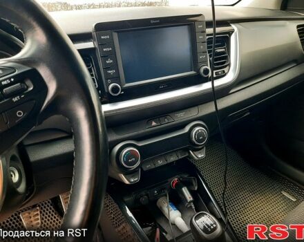 Жовтий Кіа Stonic, об'ємом двигуна 1.4 л та пробігом 93 тис. км за 16900 $, фото 8 на Automoto.ua